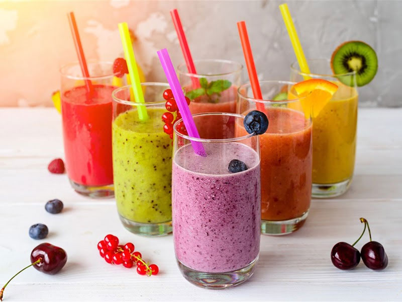 Sinh tố là loại đồ uống kem đặc, được kết hợp từ nhiều loại trái cây, rau xanh mang đến hiệu quả giảm cân